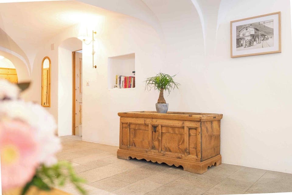 Traditional Apartment | Living area | 43-inch Smart TV with satellite channels