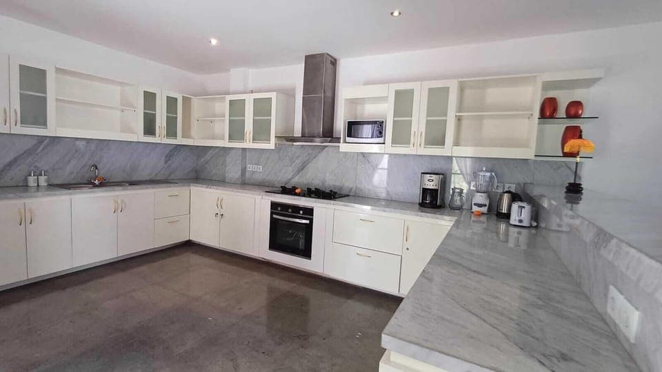 Electric kettle, toaster