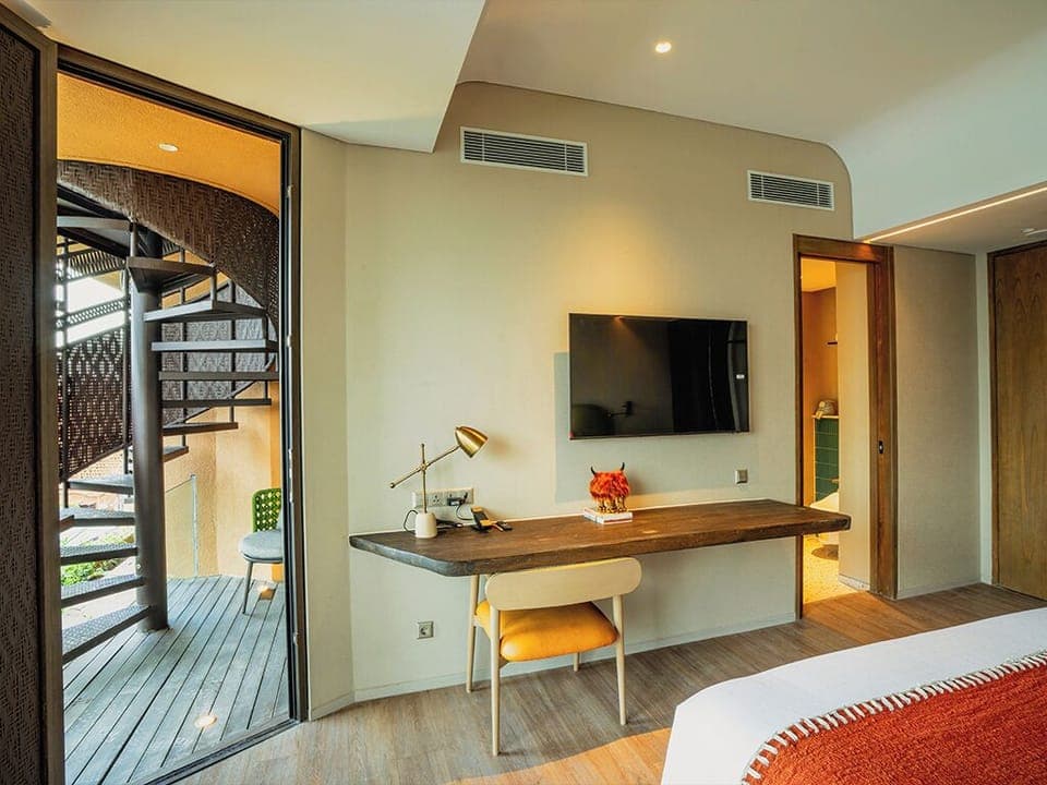 43-inch Smart TV with digital channels