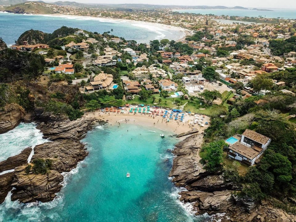 On the beach, white sand, 4 beach bars