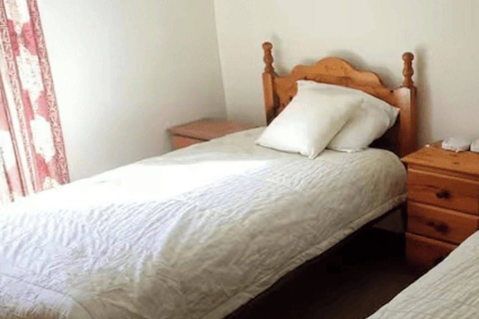 House | 3 bedrooms, free WiFi, bed sheets