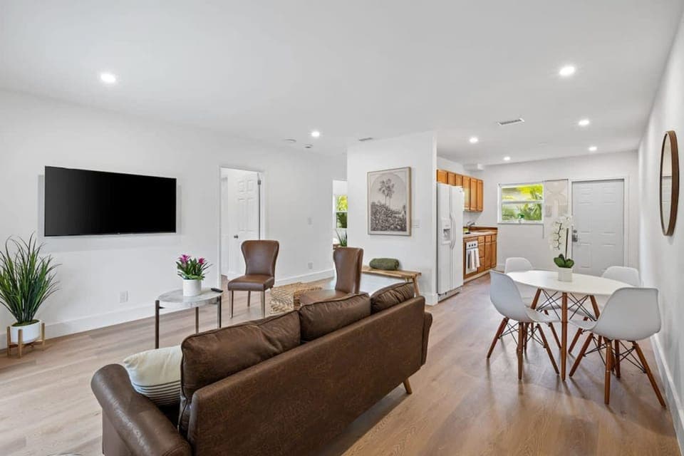 Apartment | 2 bedrooms, desk