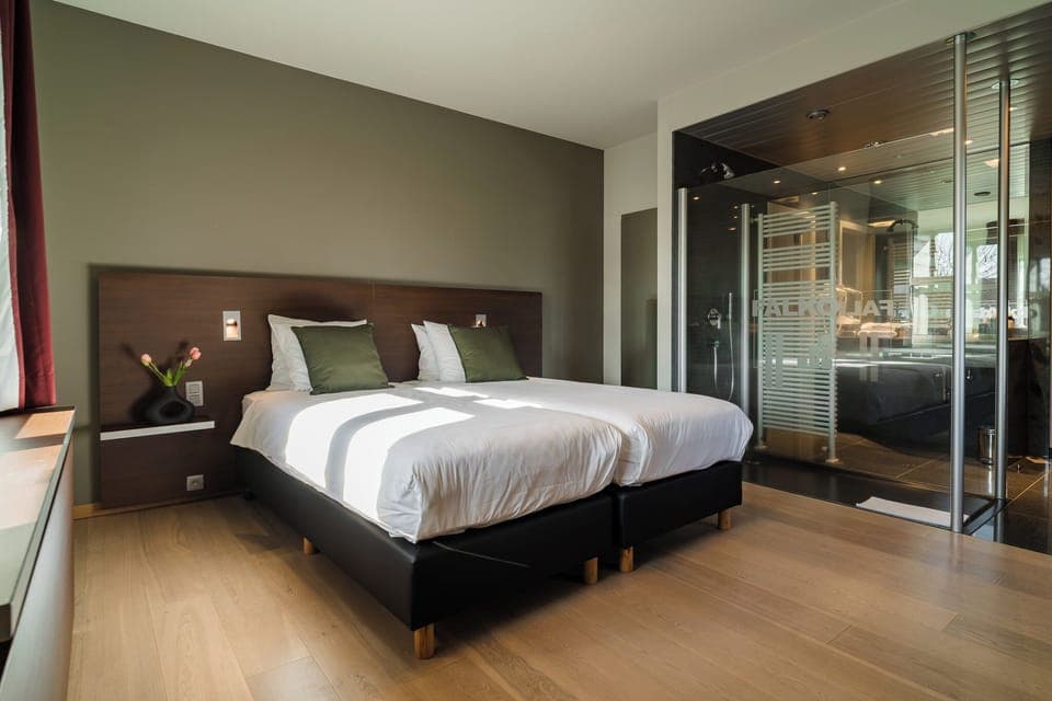 Standard Room | Premium bedding, laptop workspace, iron/ironing board, free WiFi