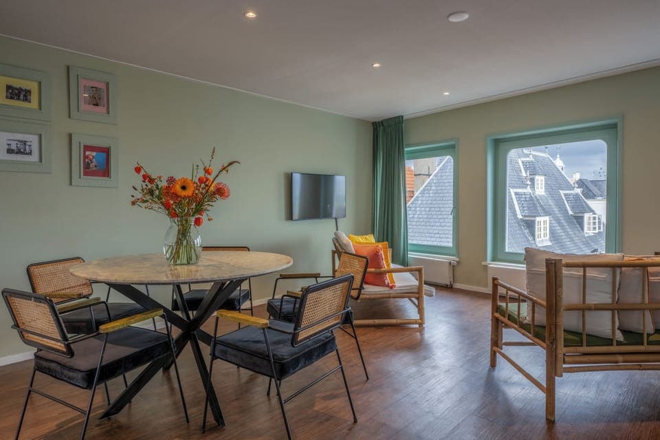 Comfort Apartment, Patio, Harbor View | Living area