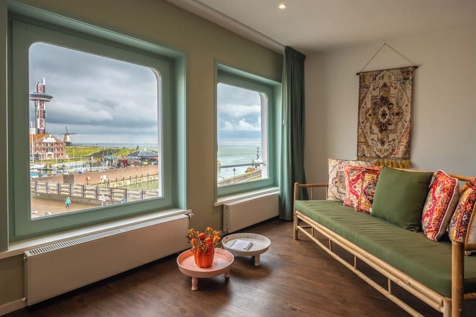 Comfort Apartment, Patio, Harbor View | Living area