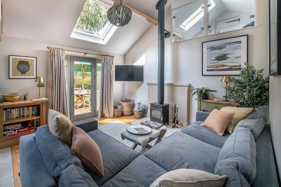 Cottage, 2 Bedrooms | Living area | Flat-screen TV