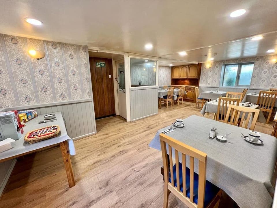 Free daily cooked-to-order breakfast