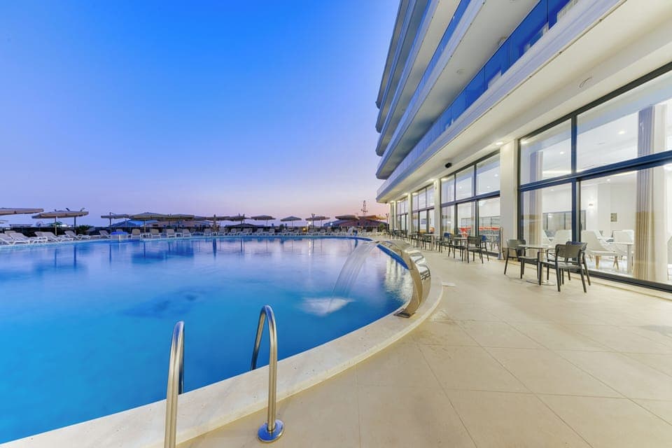 Seasonal outdoor pool