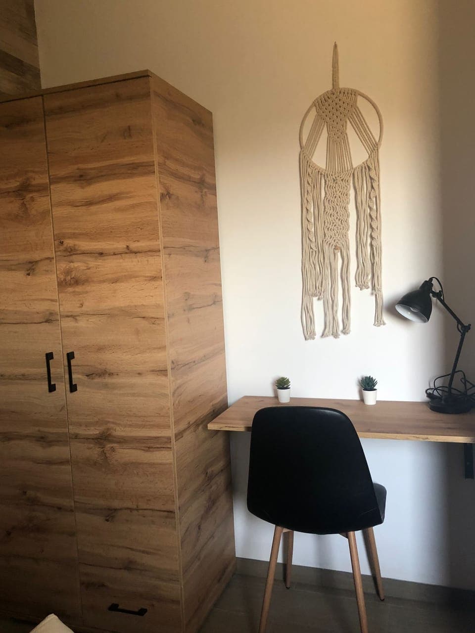 Comfort Chalet | 2 bedrooms, desk, laptop workspace, blackout drapes