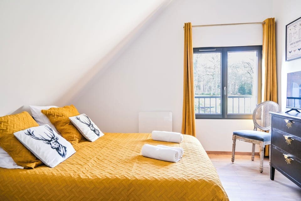 Comfort Suite, Park View | Blackout drapes, iron/ironing board, free WiFi