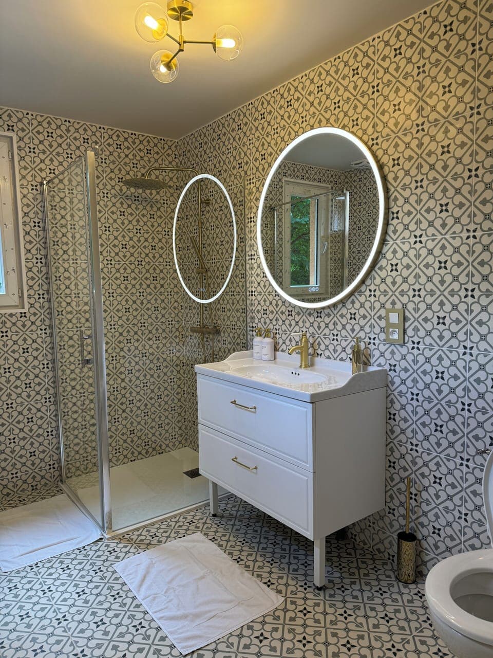 Standard Double Room, Garden View | Bathroom | Combined shower/tub, hair dryer, bathrobes, towels