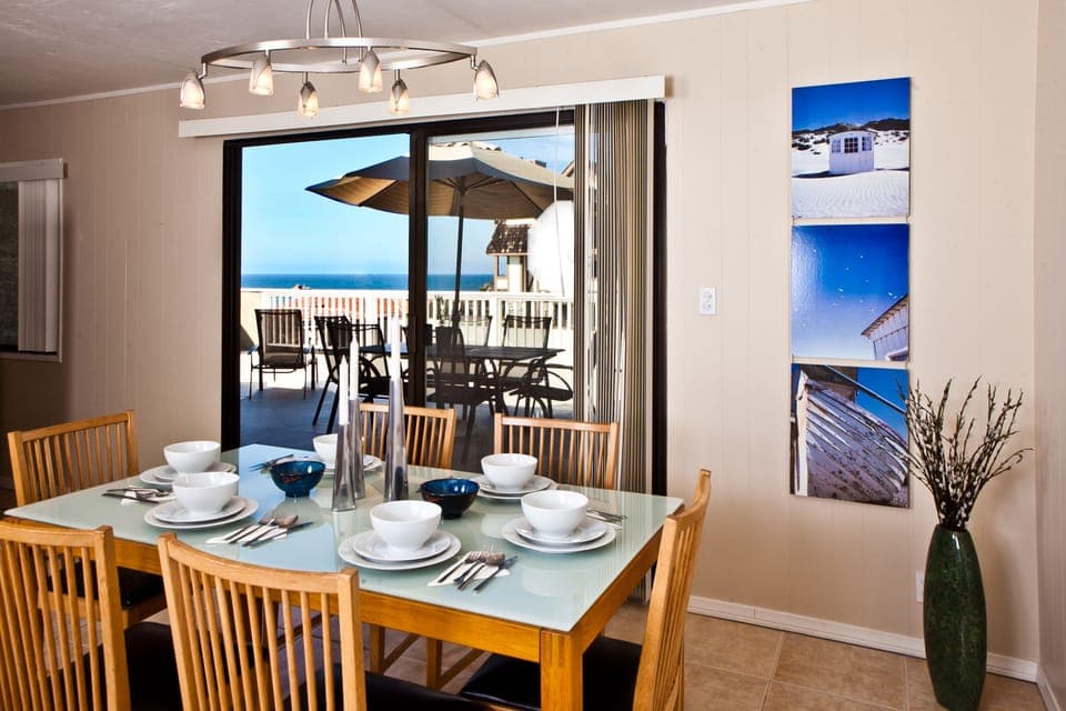 Room 4 2Bdr Ocean view (Partial Ocean View)  | In-room dining