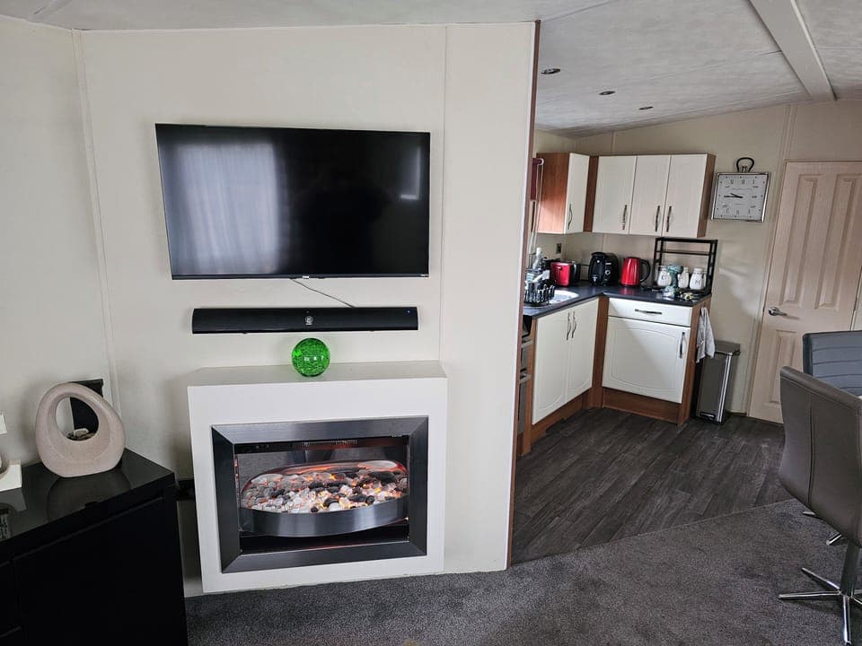 Standard Mobile Home, Garden View | Iron/ironing board, free WiFi