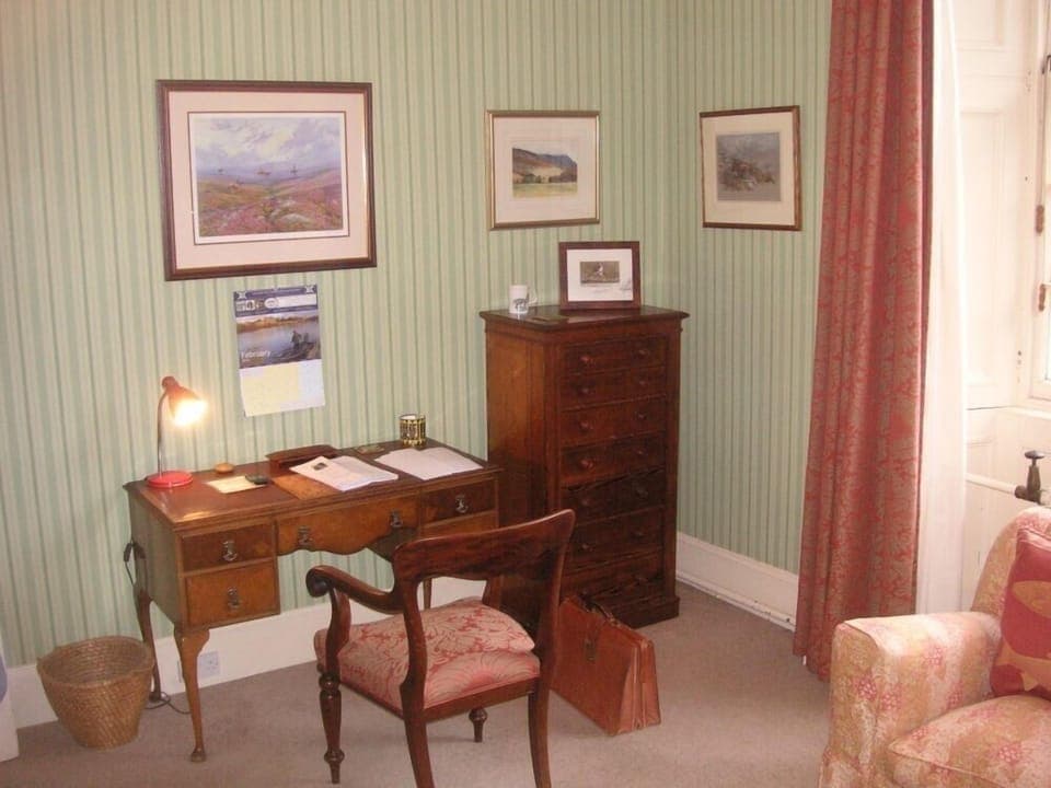 8 bedrooms, iron/ironing board, free WiFi