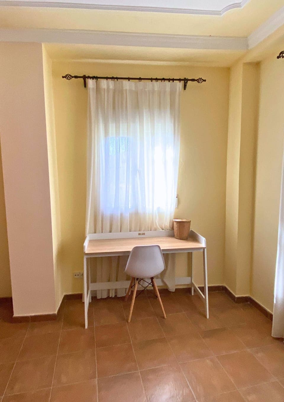 Shared Dormitory, 1 Bedroom, Smoking, Balcony | Interior