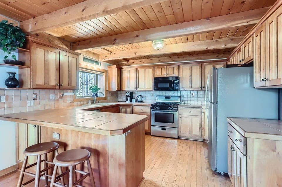 House, 3 Bedrooms | Private kitchen | Fridge, oven, stovetop, coffee/tea maker