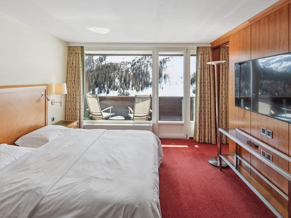 Desk, laptop workspace, blackout drapes, free WiFi