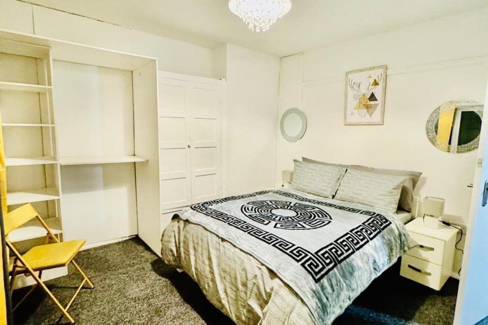 3 bedrooms, free WiFi, bed sheets