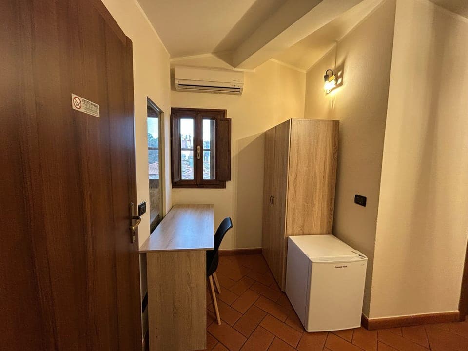 Comfort Double or Twin Room | Desk, blackout drapes, iron/ironing board, free WiFi