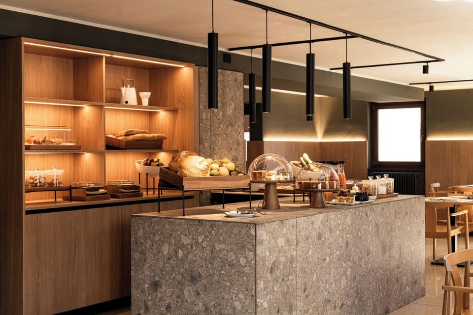 Free daily buffet breakfast