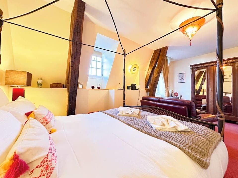 Luxury Double Room, Park View | Hypo-allergenic bedding, in-room safe, desk, laptop workspace