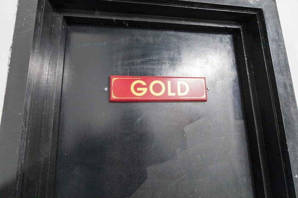 Studio 95 - Private Dormitory in Swansea Hostel | Free WiFi, bed sheets