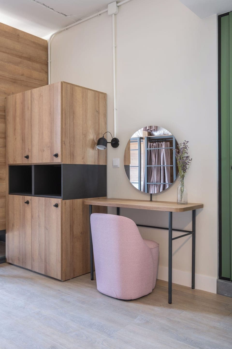 Soundproofing, free WiFi