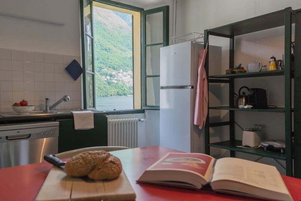 Apartment (3 Bedrooms) | Private kitchen | Microwave, oven, dishwasher, espresso maker