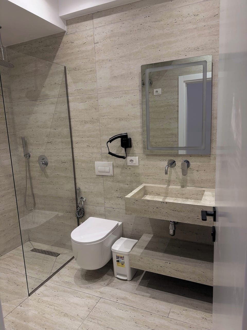 Comfort Triple Room, City View | Bathroom | Free toiletries, hair dryer, towels, soap