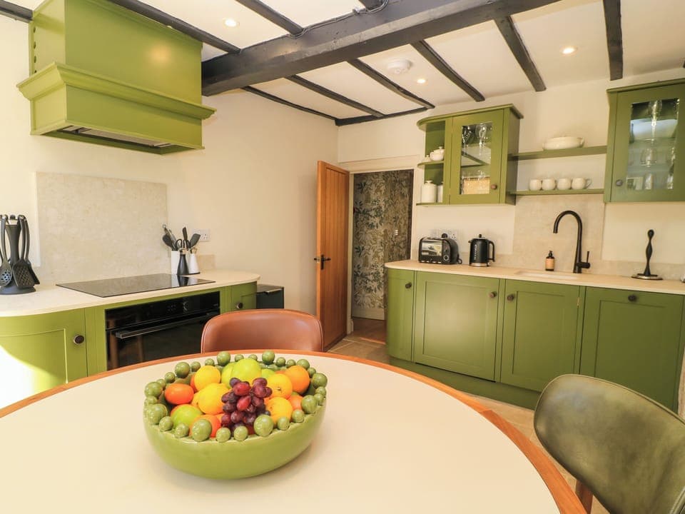 Cottage | Private kitchen | Cookware/dishes/utensils