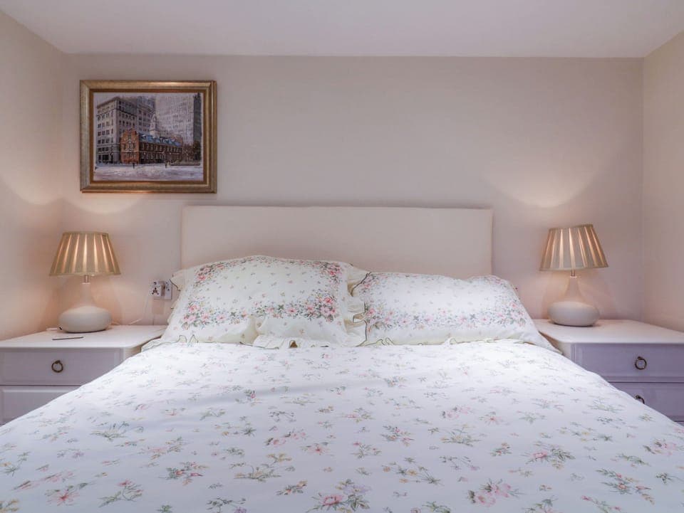 1 bedroom, individually decorated, individually furnished, free WiFi