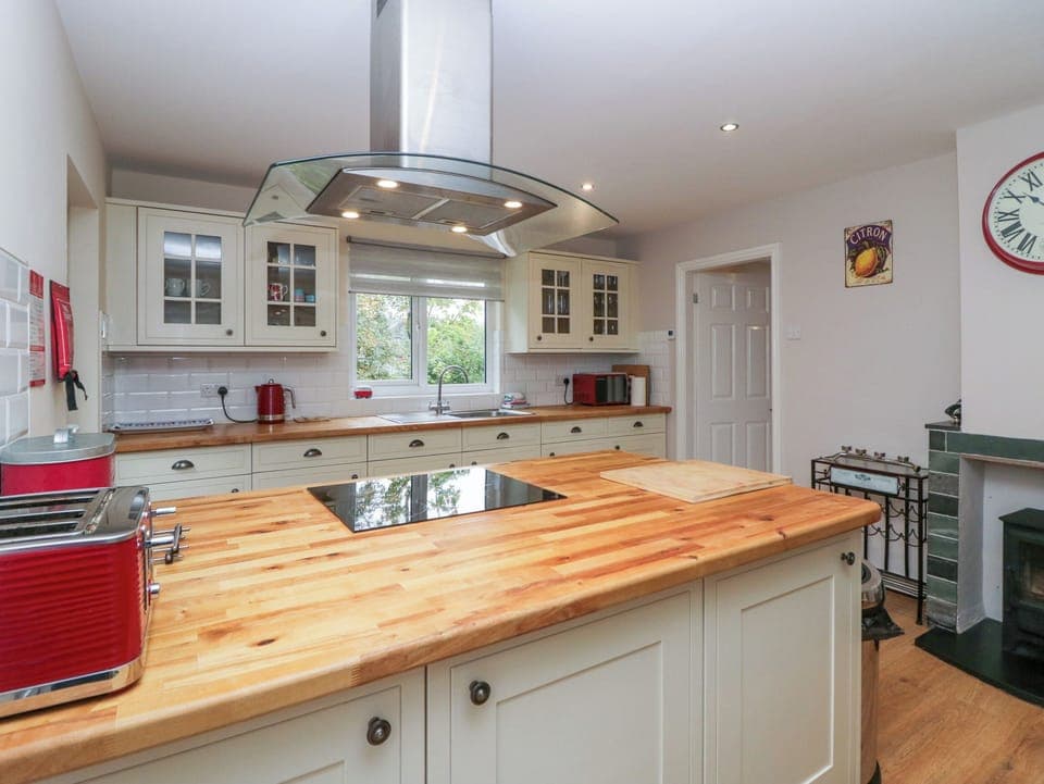 Fridge, dishwasher, electric kettle, toaster