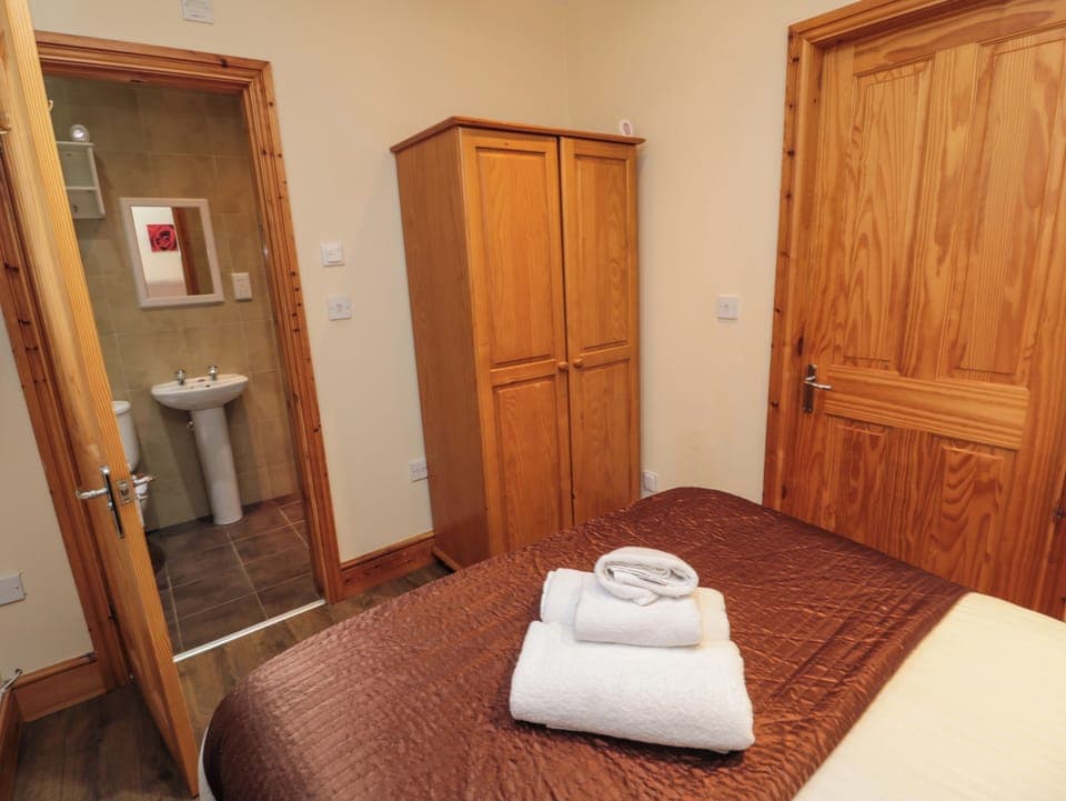 1 bedroom, individually decorated, individually furnished, free WiFi