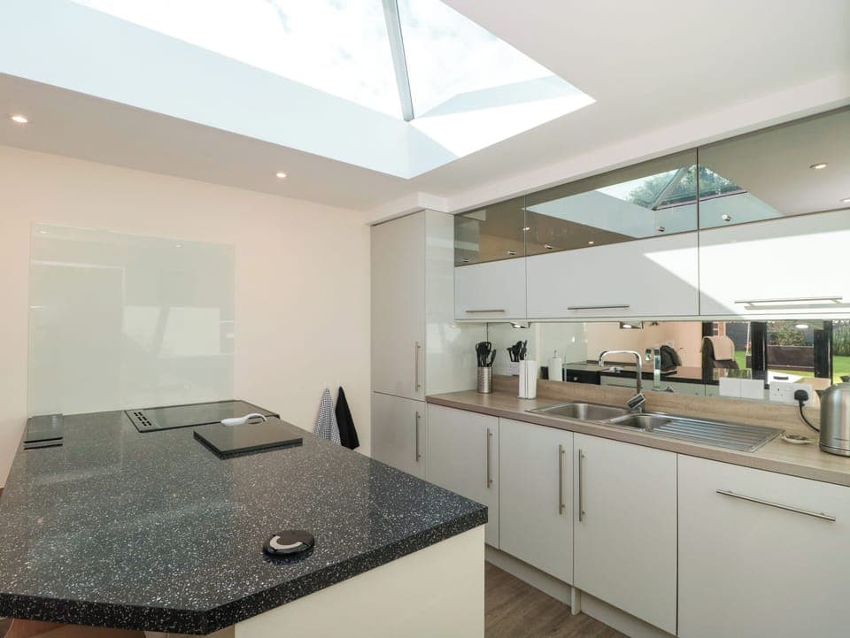 Dishwasher, cookware/dishes/utensils