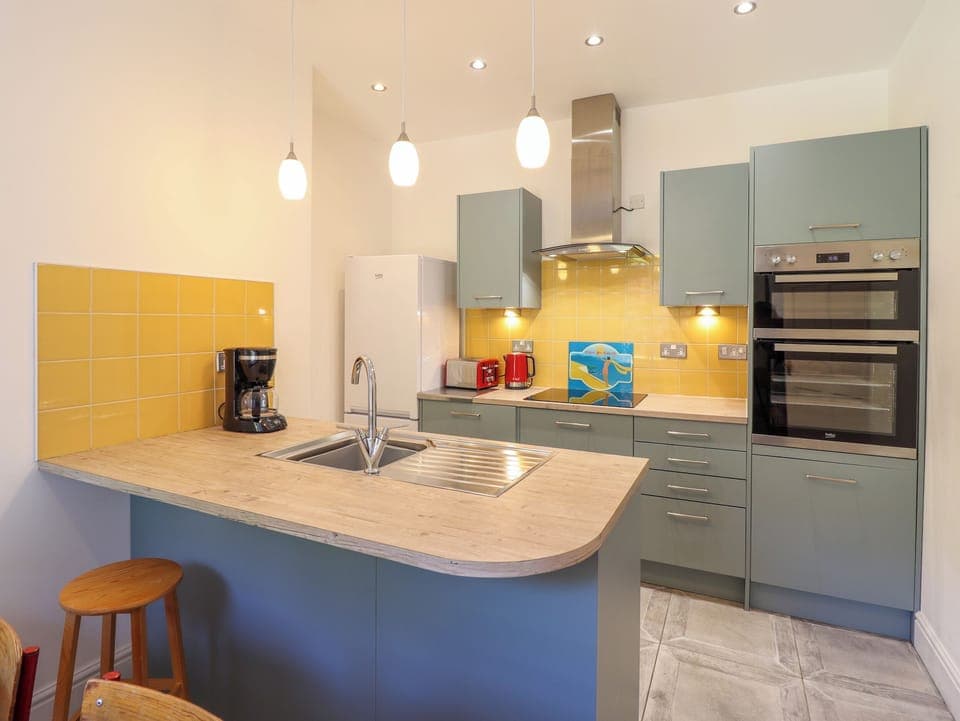 Fridge, dishwasher, electric kettle, toaster