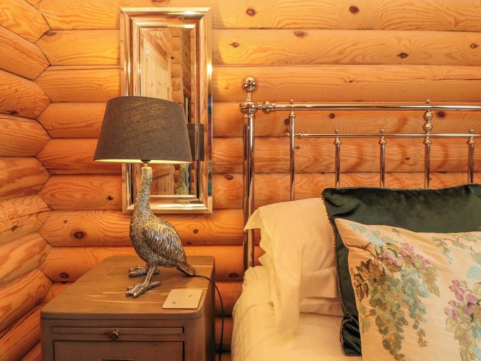 2 bedrooms, individually decorated, individually furnished, free WiFi