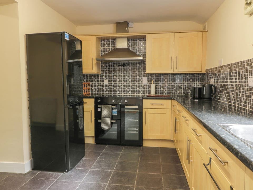 Dishwasher, cookware/dishes/utensils