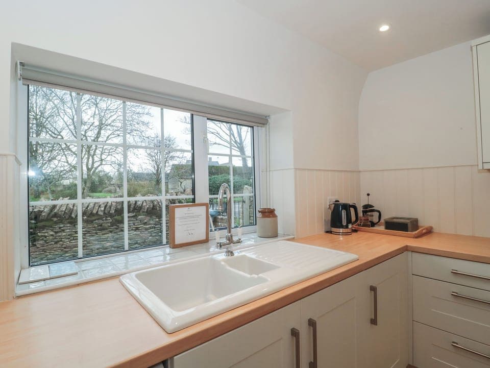 Fridge, dishwasher, electric kettle, toaster