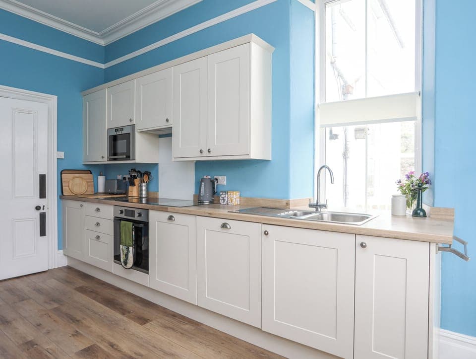 Fridge, dishwasher, cookware/dishes/utensils