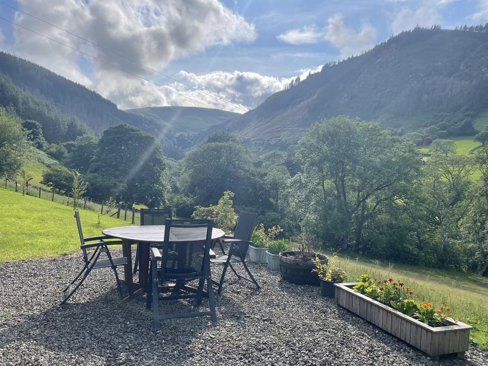 Cottage | Outdoor dining