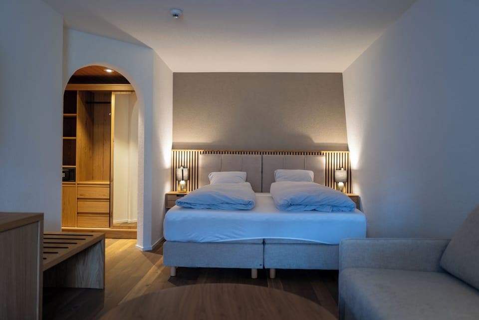 Minibar, in-room safe, free WiFi