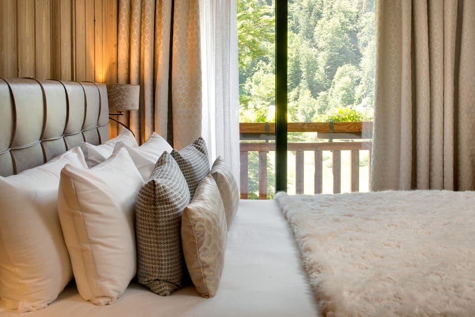 Deluxe Double Room, Mountain View | Premium bedding, pillowtop beds, minibar, in-room safe