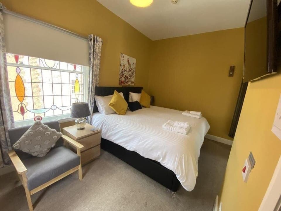 Desk, iron/ironing board, free WiFi