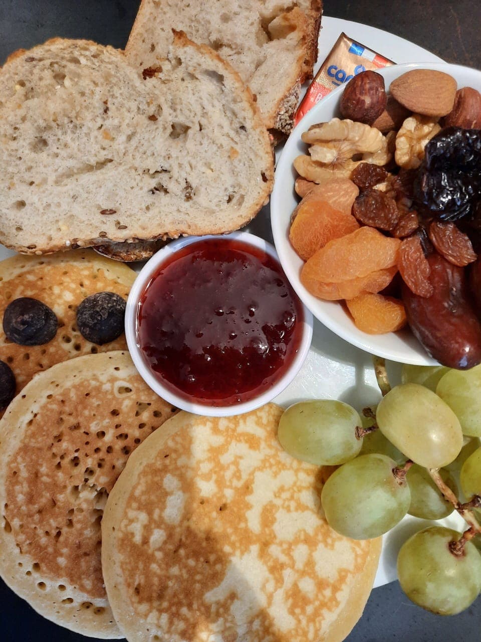 Double Room | Living area | 51-cm flat-screen TV with satellite channels, TV