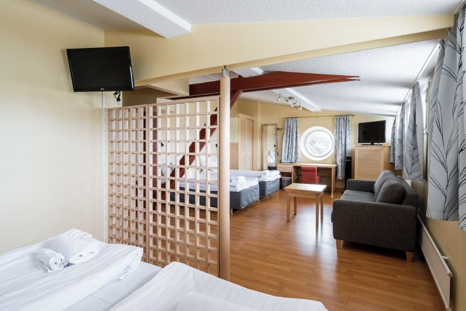 Family Room | Desk, iron/ironing board, free WiFi, bed sheets