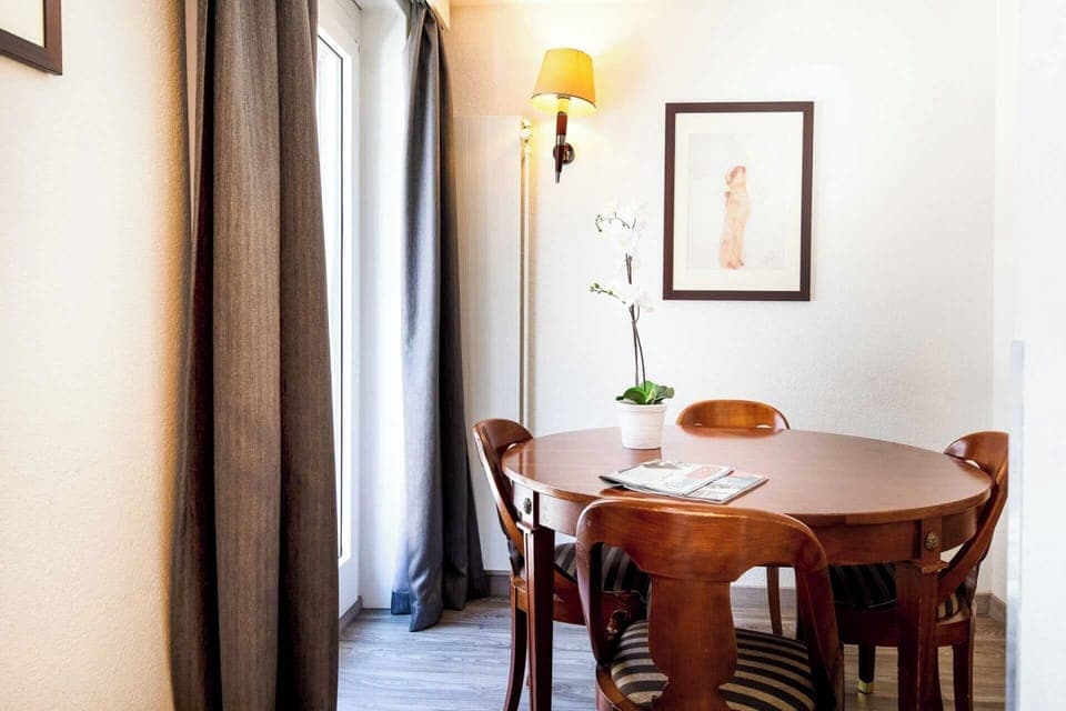 Apartment | Dining