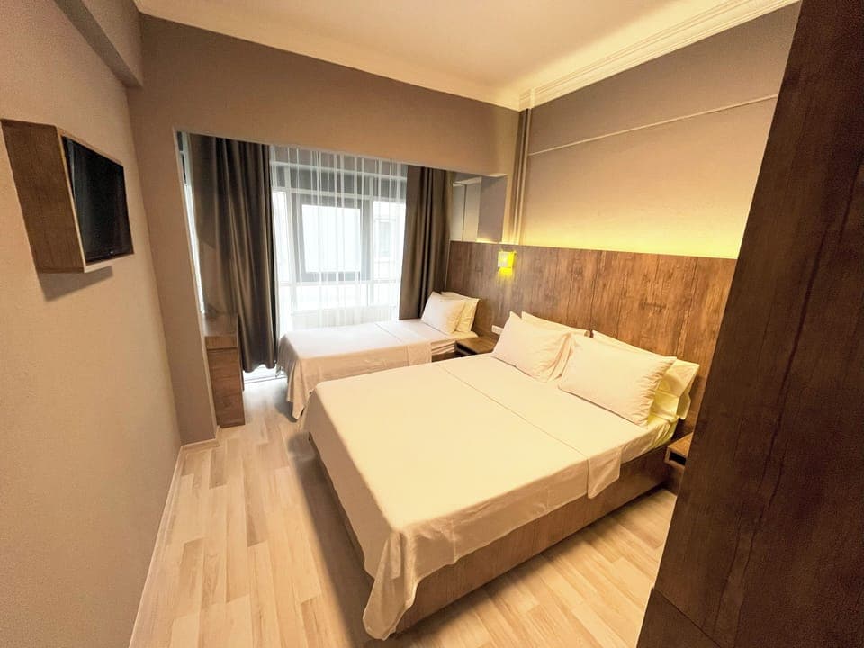 Double Room | Desk, free WiFi, bed sheets