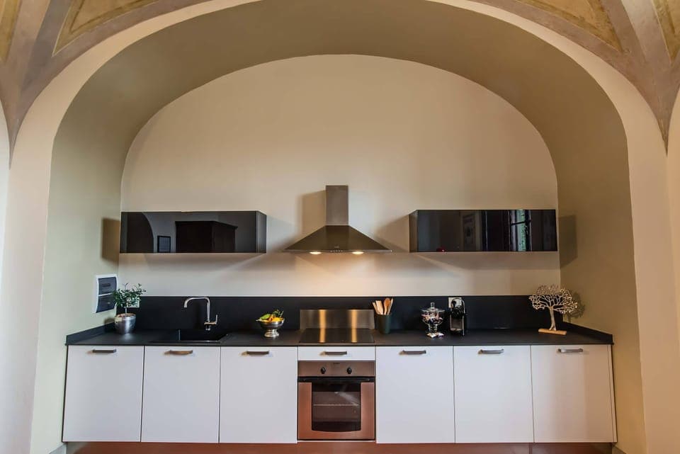 Apartment, 2 Bedrooms (Michelangelo) | Private kitchen | Full-size fridge, microwave, oven, stovetop