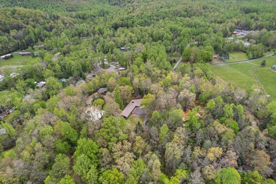 House, 4 Bedrooms | Aerial view