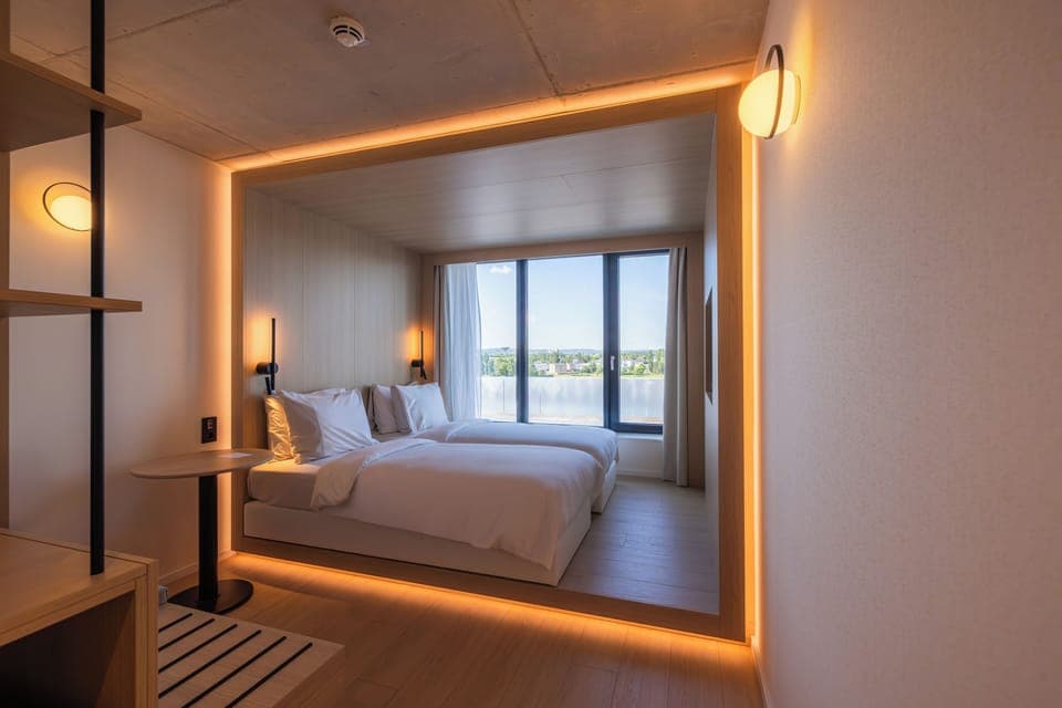 Standard Twin Room | In-room safe, desk, laptop workspace, iron/ironing board